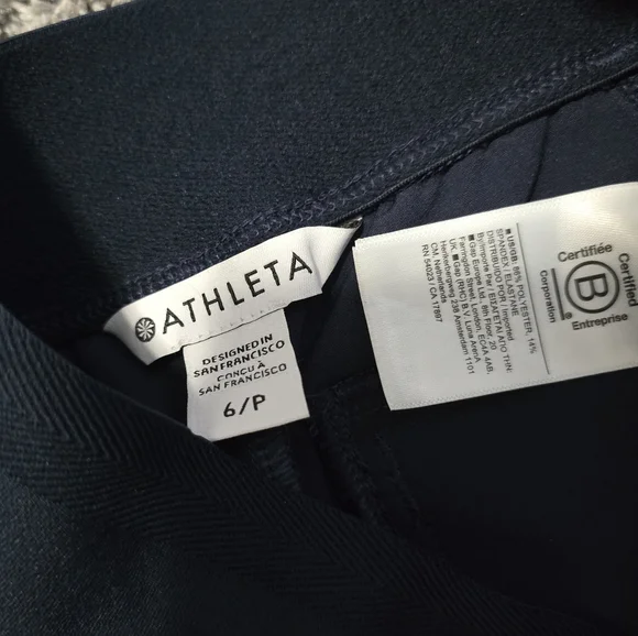 Athleta Endless High Rise Cargo Pant Textured stretch fabric in a tapered fit - Picture 6 of 7